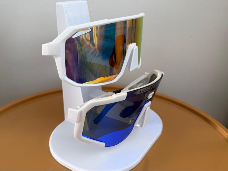 Speed glasses stand