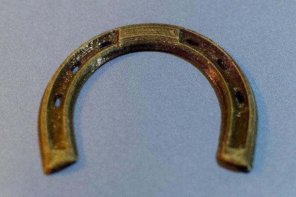Horseshoe for horse-puppet hoof