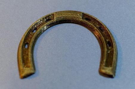 Horseshoe for horse-puppet hoof