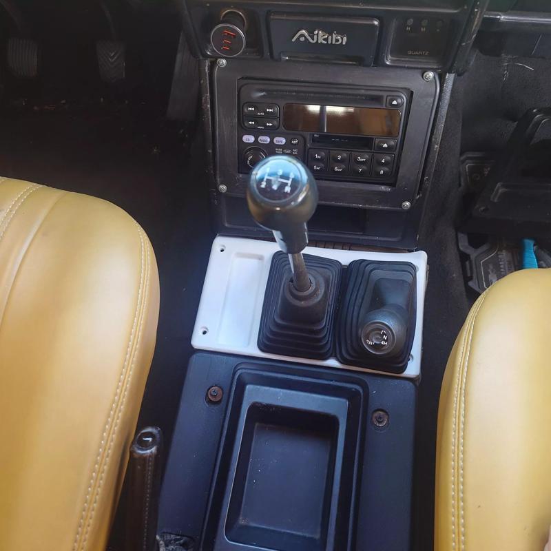 Mitsubishi Pajero Mk1 Centre Console