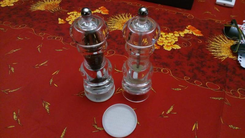 Cover for Peugeot salt and pepper shakers
