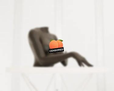 Naked Female Bust – Artistic Pose