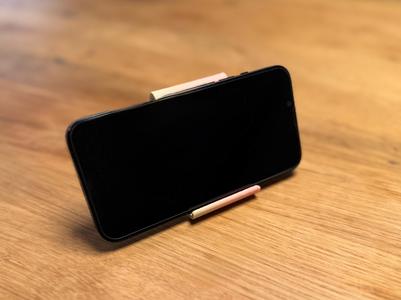 Simple iPhone Stand