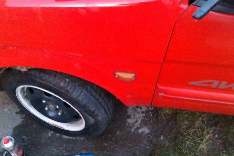 Subaru Justy side indicator fastener