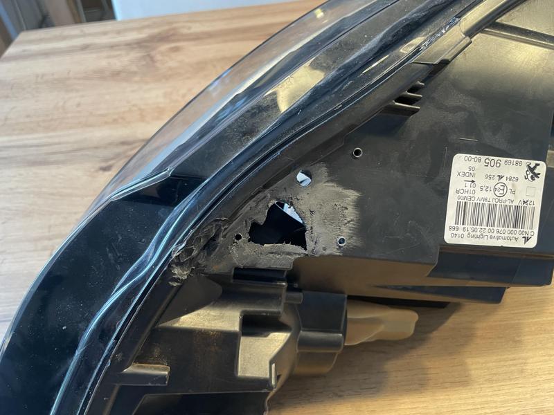 Peugeot 308 T9 Headlight repair kit