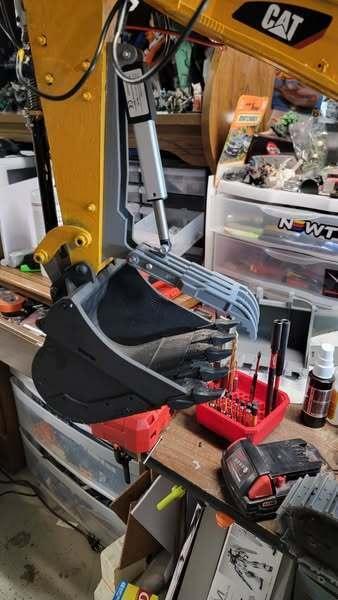 1:14 Excavator Thumb