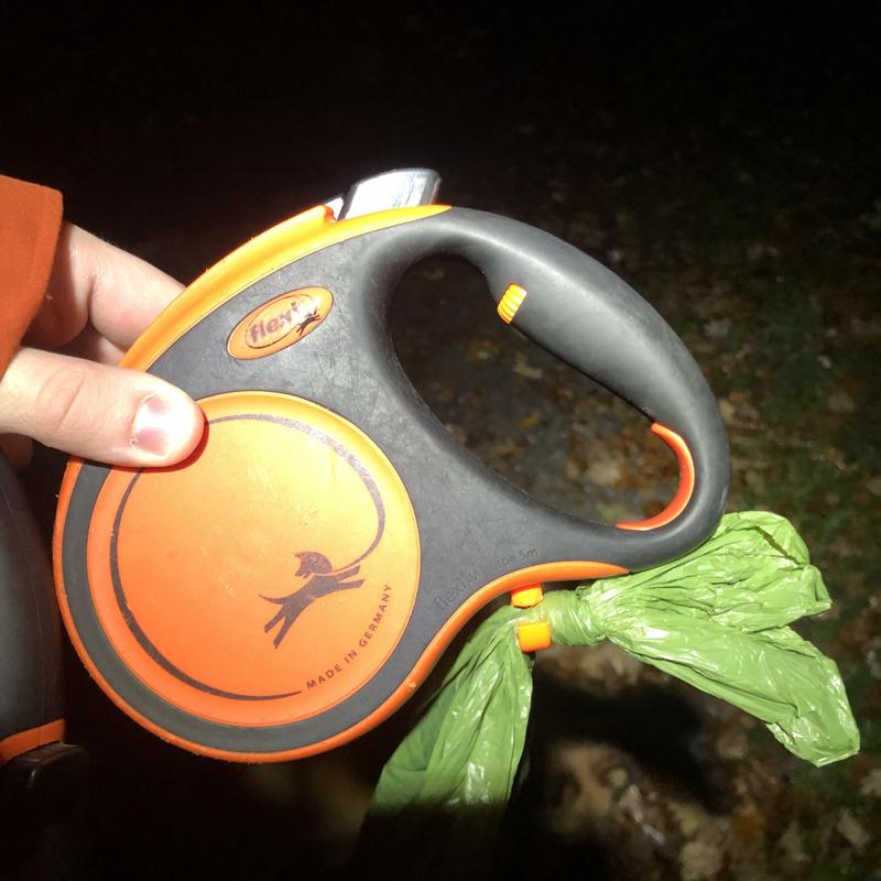 Flexi Leash Hook Attatchment For Used Poop Bags