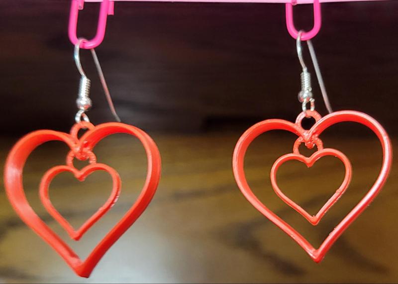 Simple Heart Earrings Articulated