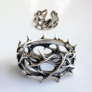 Ring and Crown of Thorns toy
