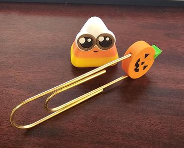 Jack o' lantern pumpkin bookmark