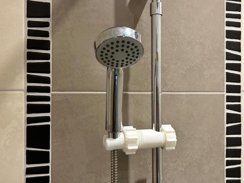 shower head holder for cylindrical shower column