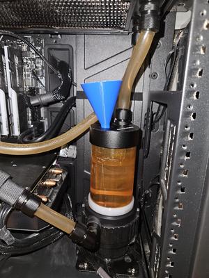 Funnel for water cooling on PC