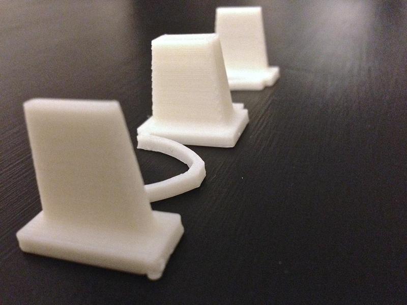 Sliding bypass door guide