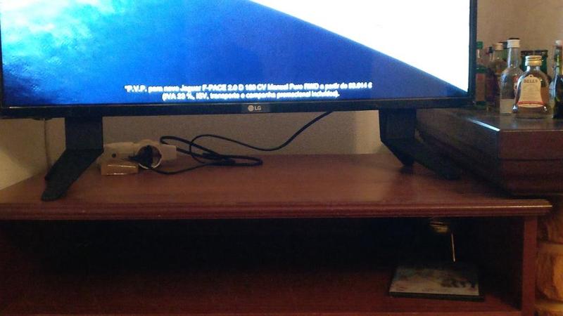 LG LCD 40 - rise up foot