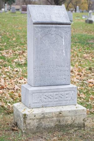 Lassesen Grave Monument