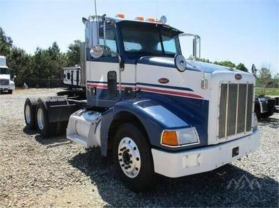 Peterbilt 385 Daycab