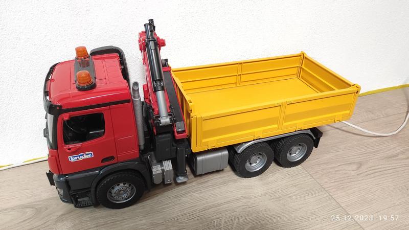 Bruder hydraulic arm service handle