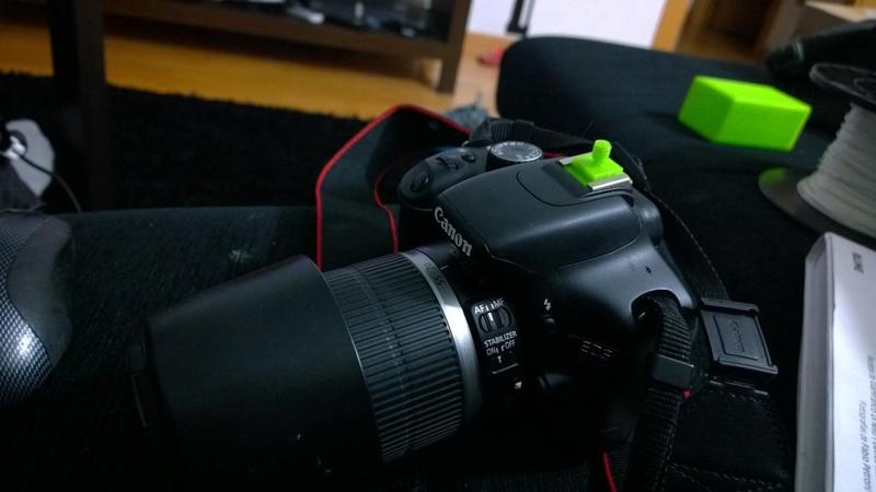 Hotshoe 1/4 screw adapter