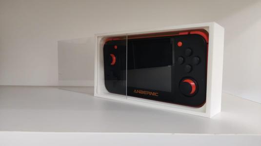 Box Console Anbernit RG350