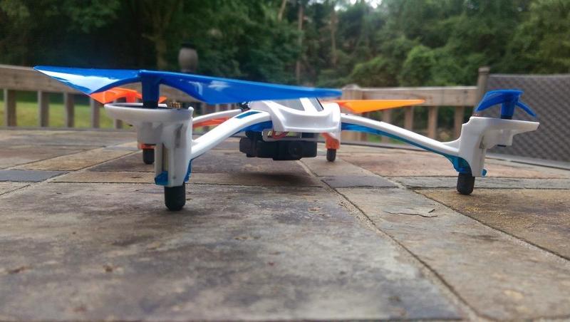 Latrax Alias landing gear