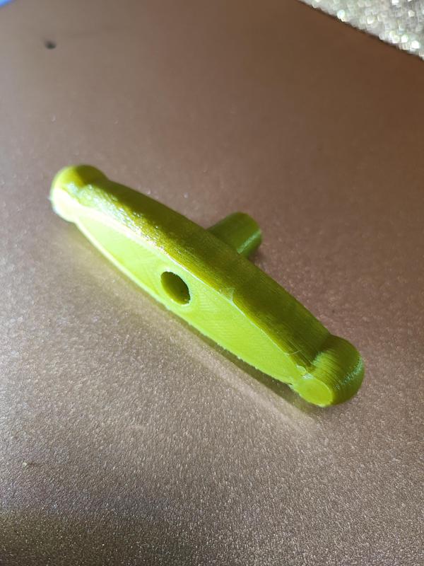 Universal launcher handle for chainsaws, brushcutters, lawnmowers