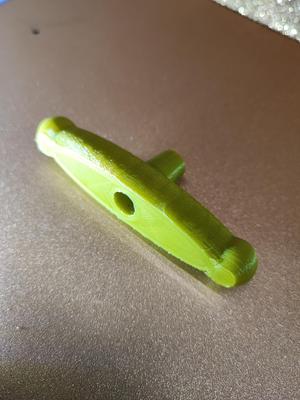 Universal launcher handle for chainsaws, brushcutters, lawnmowers