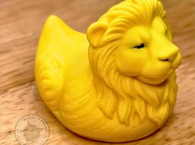 Lion Duck – King of the Bathtub and the Tailgate!