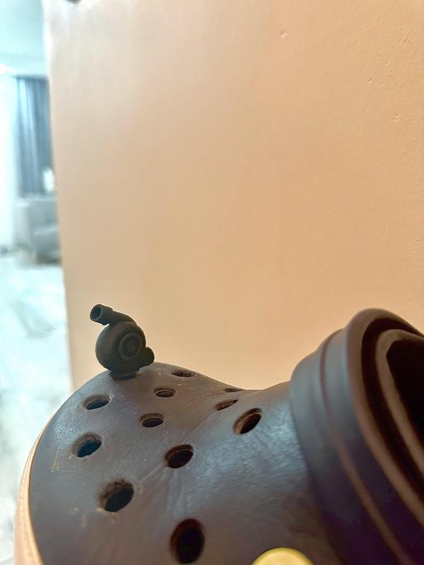 Turbo Crocs Pin