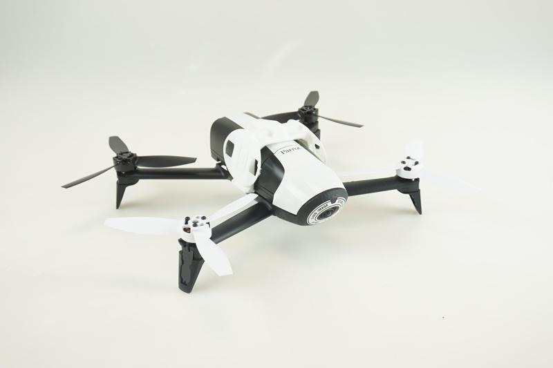 Bebop 2 Race game : Keep the ball and earn the goal