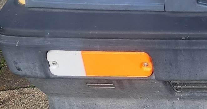 1983 Diihatsu Charade frount lens