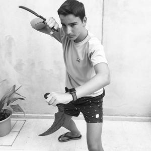 Maze knife from lucifer