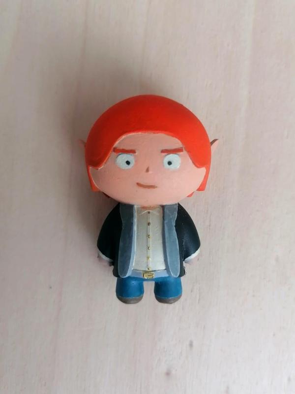 Big-head DnD rogue elf Leonelis