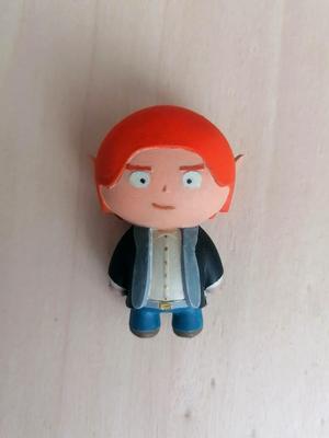 Big-head DnD rogue elf Leonelis