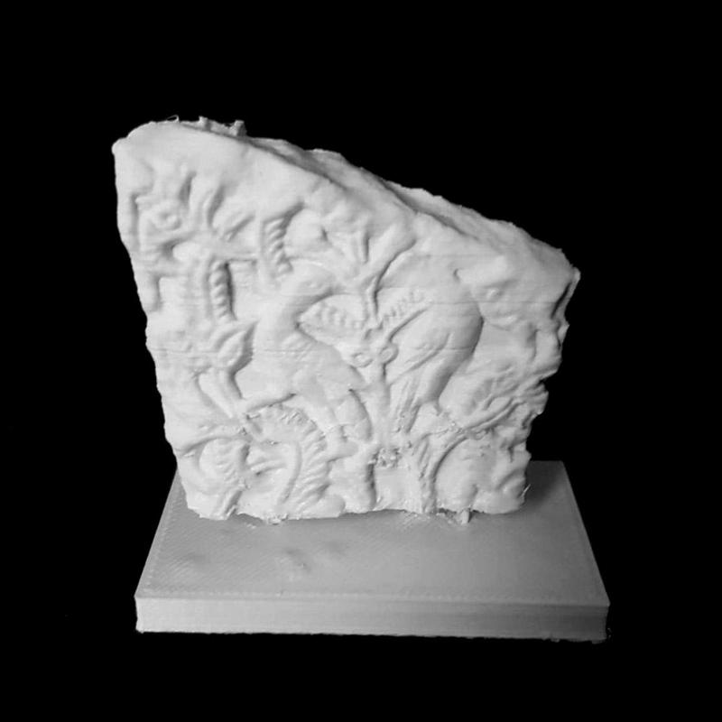 Andalusian plate: confronted birds