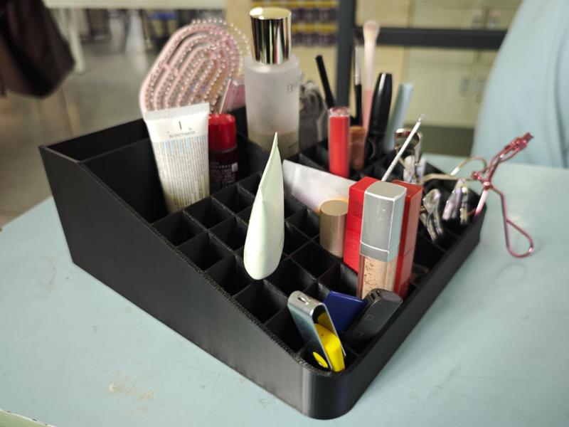 Cosmetic storage box