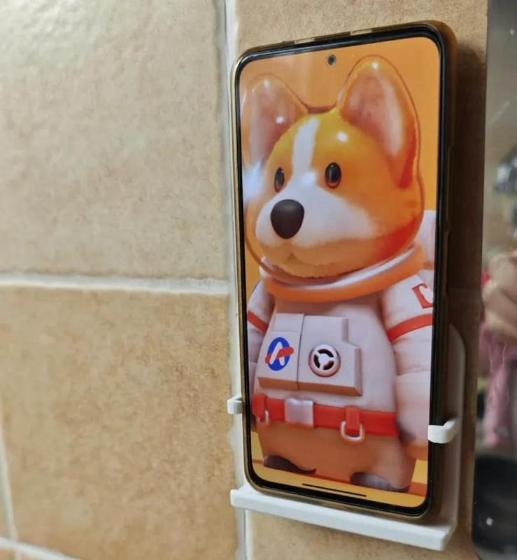 Simple Wall-Mounted Phone Holder