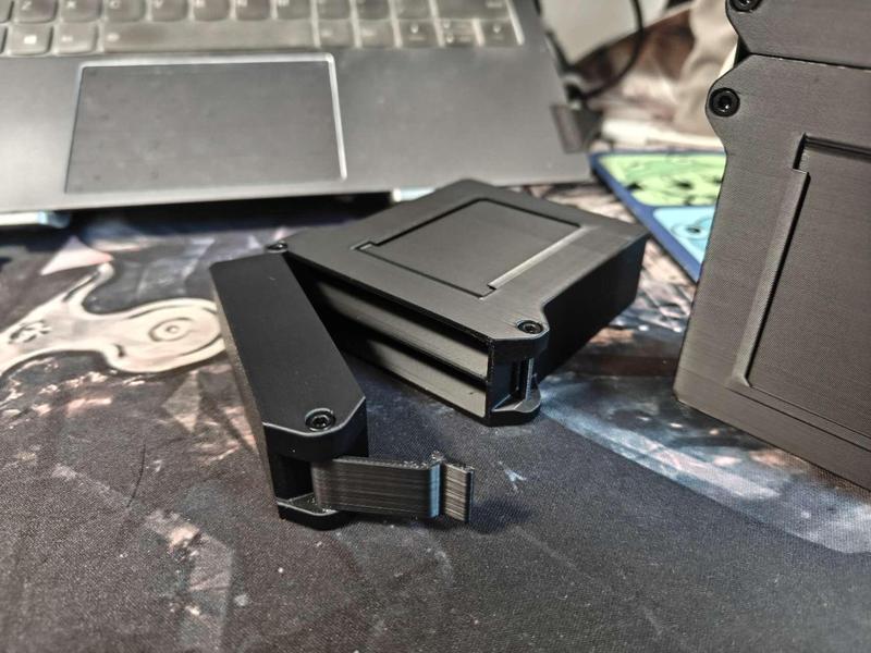 Dual-slot 2.5-inch hard drive box