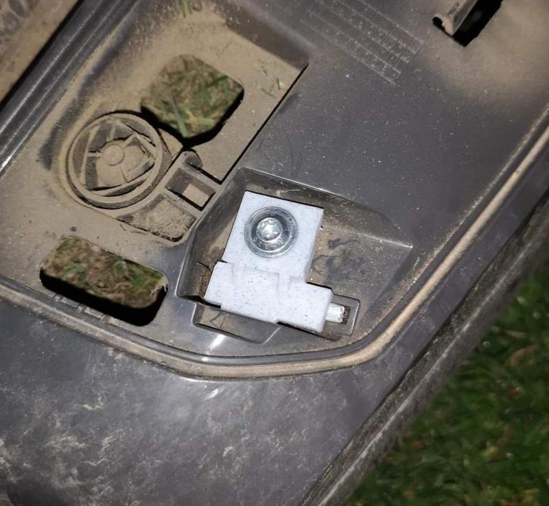 Husqvarna brush holder kit