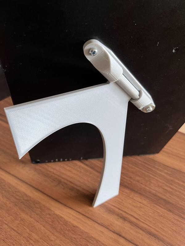 UPERFECT 15.6" portable monitor portrait and landscape kickstand