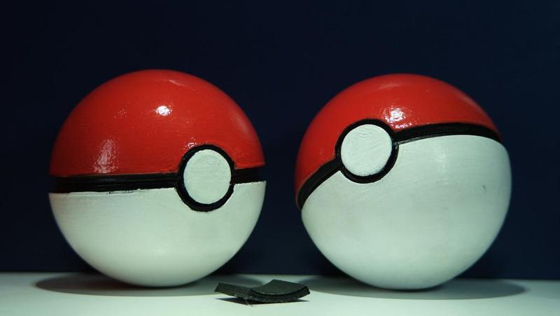 Pokeball (Low profile hinge!)