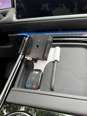 Xpeng G9 Brodit Phone holder base