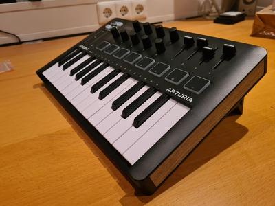 Arturia Minilab 3 Stand + Riser