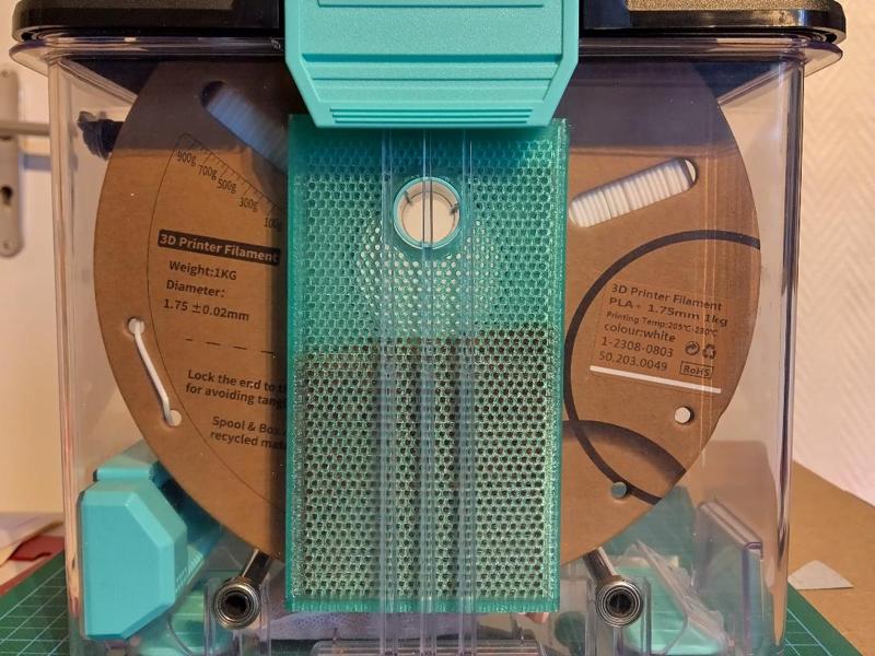 PolyDryer Desiccant Basket