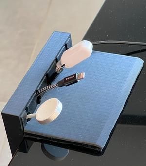 Desktop cable organizer