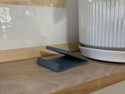 Simple iPhone stand (no supports)
