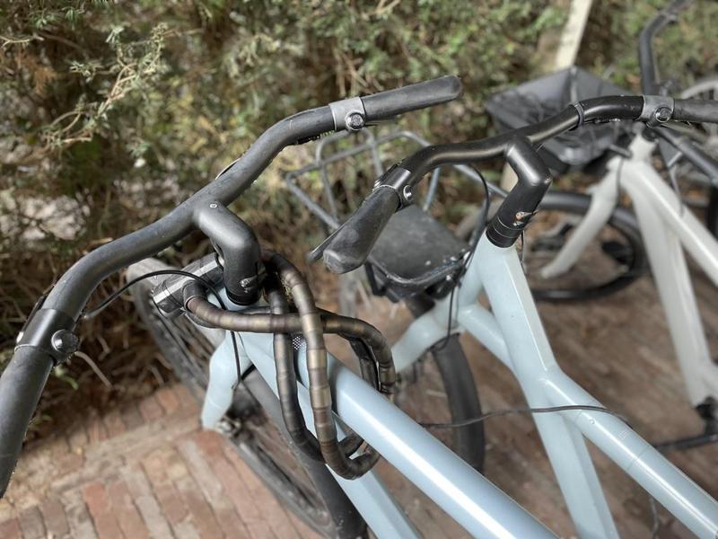 Vanmoof S3/X3 fully functioning button cover whilst riding the bike