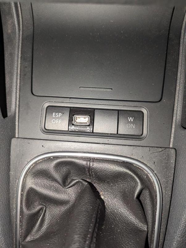 Volkswagen Golf V middle console cap with USB