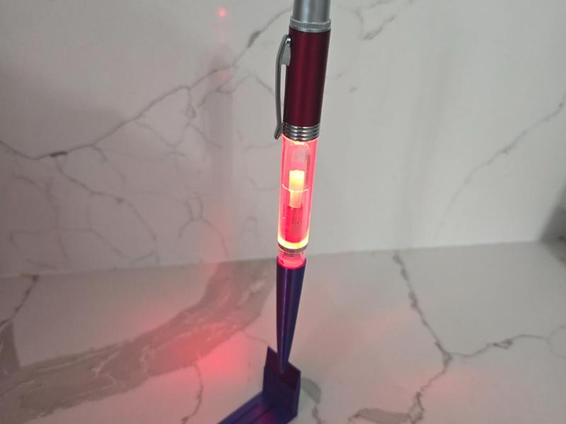 Paintbrush art supplies holder