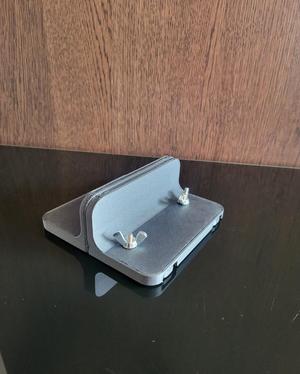 Adjustable laptopstand