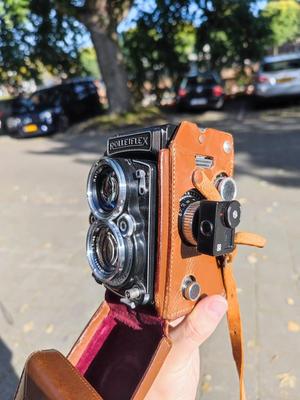 Rolleiflex 2.8C cold shoe